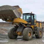Колёсный погрузчик Volvo L120H на строительной площадке