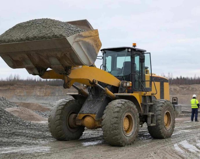 Колёсный погрузчик Volvo L120H на строительной площадке